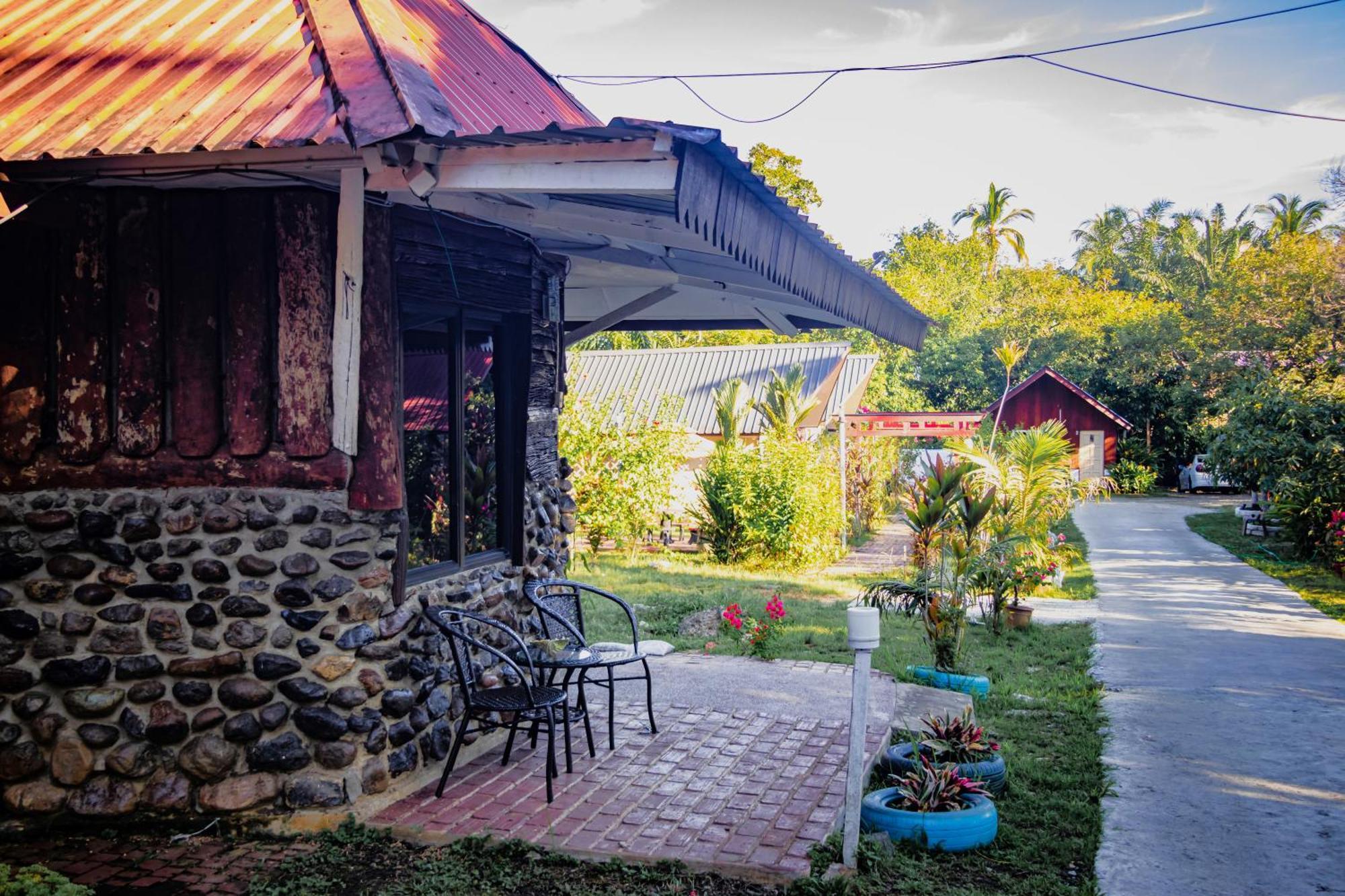 Timba Garden Free Town And Jetty Transport Hotel Semporna Ngoại thất bức ảnh